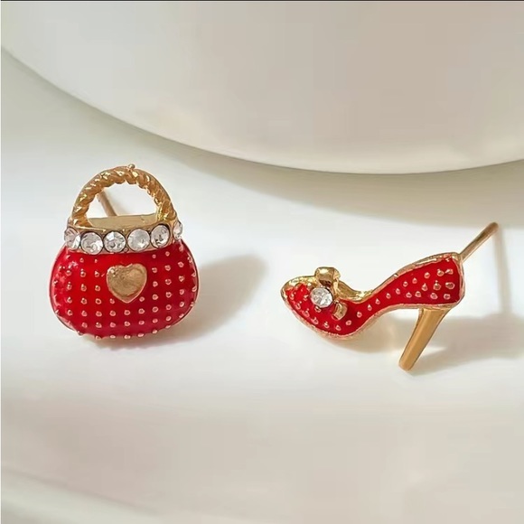 NWT - Women’s Shiny Rhinestone 14k Gold Plated Earrings (Red Color / One Size) - Picture 1 of 5